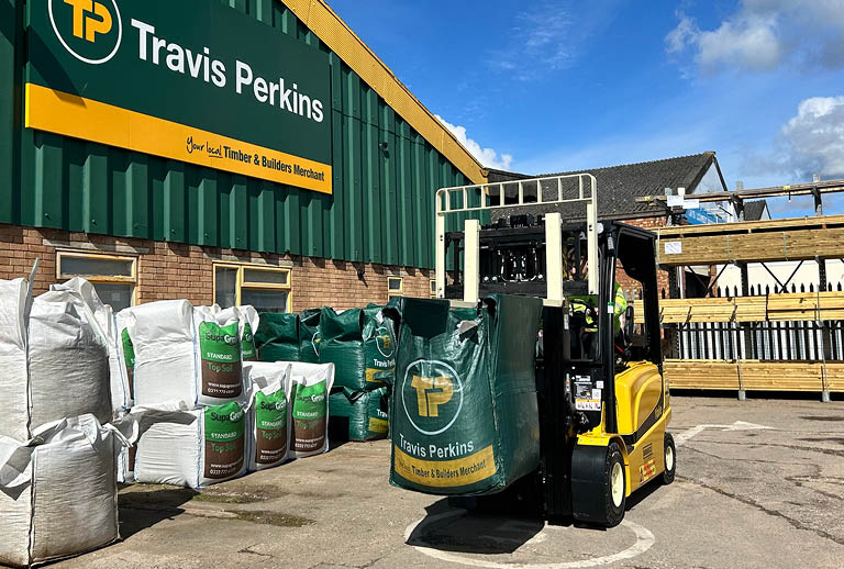 Electric forklift truck 2024
